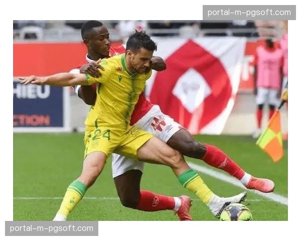 朗斯1-0小胜勒阿弗尔,唯一进球来自一次简洁的三脚传递反击 朗斯1-0小胜勒阿弗尔,唯一进球来自一次简洁的三脚传递反击